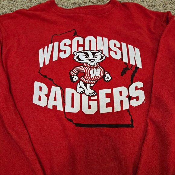 Wisconsin Badgers Red Long Sleeve Shirt Adult Size Medium NWOT - Picture 2 of 8